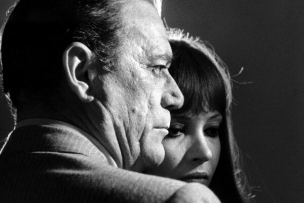 Alphaville, une étrange aventure de Lemmy Caution, Jean-Luc Godard, Francia/Italia, 1965, b/n, 35mm, 99'
— FIFF 1965  |  2006 Voyage Fantastique