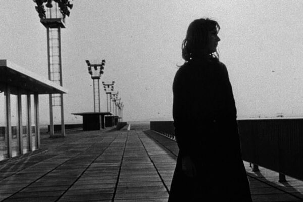 La jetée, Chris Marker, France, 1963, b/w, 35mm, 28'
— FIFF 1963 |  2000 Culto – Cult  |  2003 Asteroids